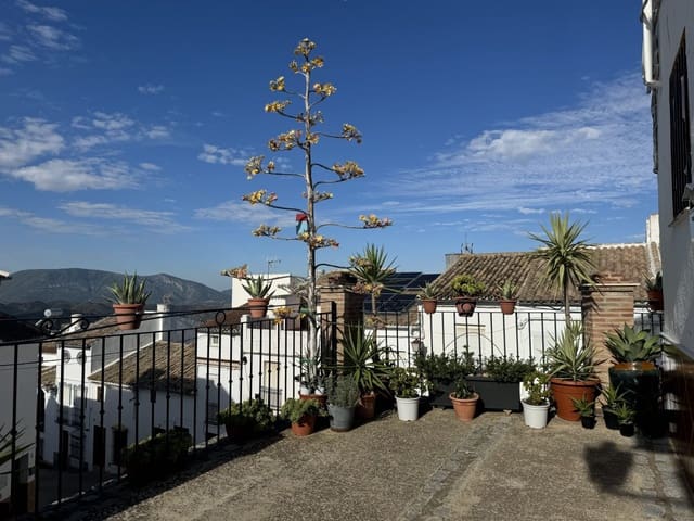 3 bedroom Townhouse for sale in Olvera - € 60,000 (Ref: 8605401)