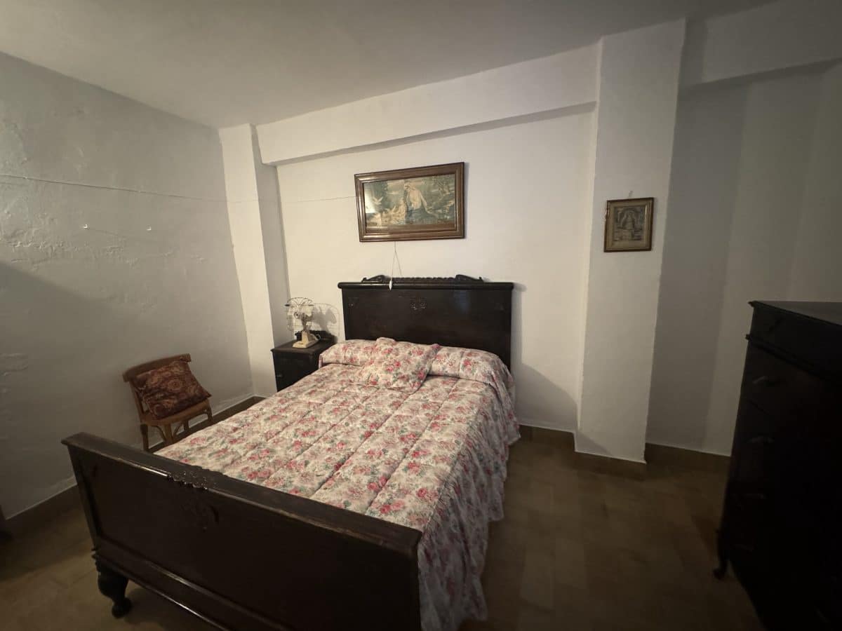 6 soverom Hus til salgs i Pruna - € 85 000 (Ref: 8693225)