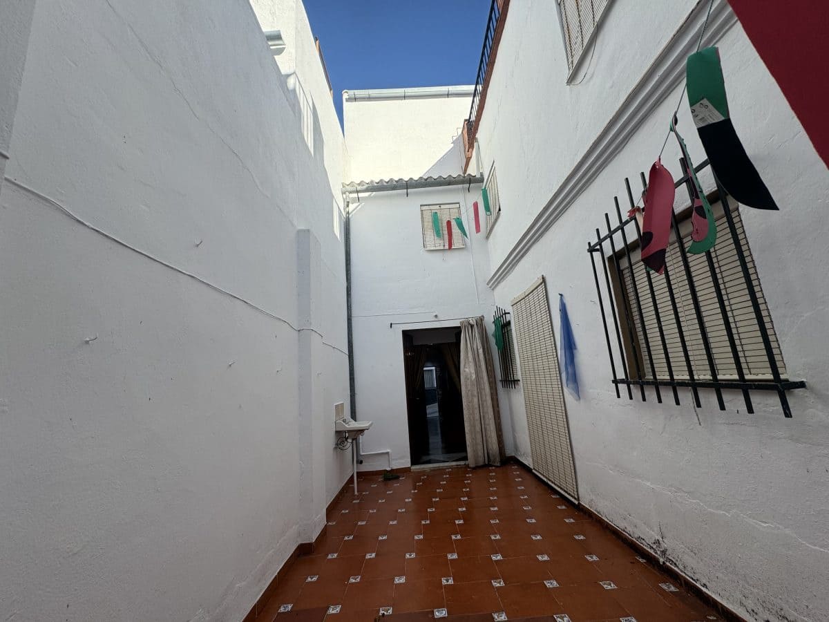 6 soverom Hus til salgs i Pruna - € 85 000 (Ref: 8693225)