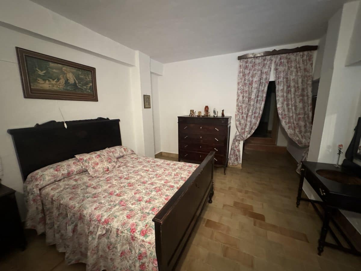 6 soverom Hus til salgs i Pruna - € 85 000 (Ref: 8693225)