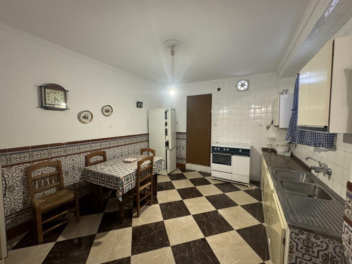 6 soverom Hus til salgs i Pruna - € 85 000 (Ref: 8693225)