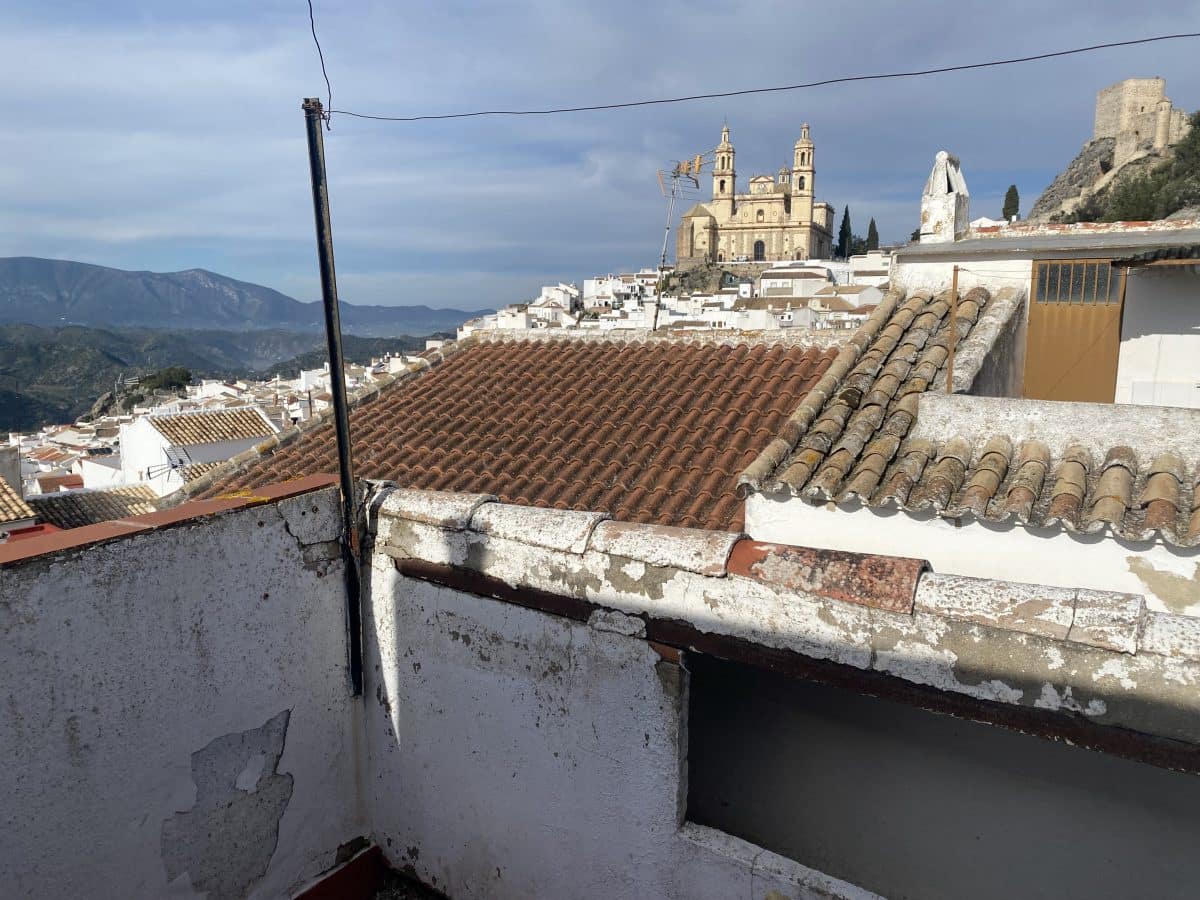 Townhouse for sale in Olvera - € 32,000 (Ref: 8810803)