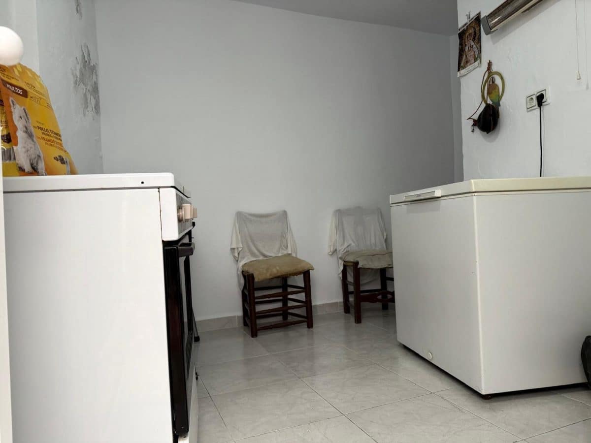 4 bedroom Townhouse for sale in Olvera - € 95,000 (Ref: 8848145)