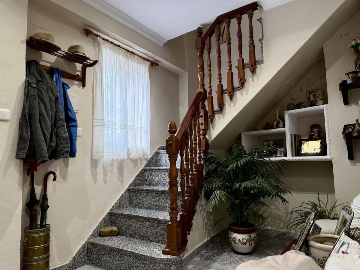 4 bedroom Townhouse for sale in Olvera - € 95,000 (Ref: 8848145)