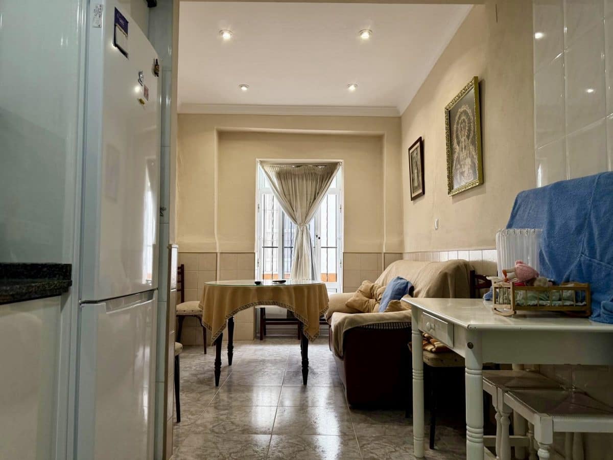 4 bedroom Townhouse for sale in Olvera - € 95,000 (Ref: 8848145)
