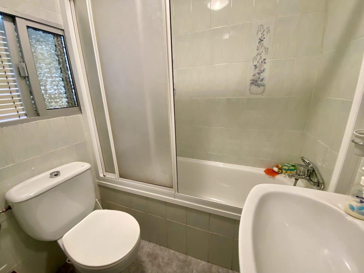 4 bedroom Townhouse for sale in Olvera - € 95,000 (Ref: 8848145)