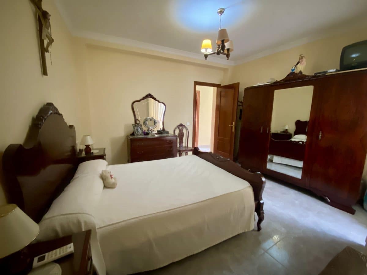 4 bedroom Townhouse for sale in Olvera - € 95,000 (Ref: 8848145)