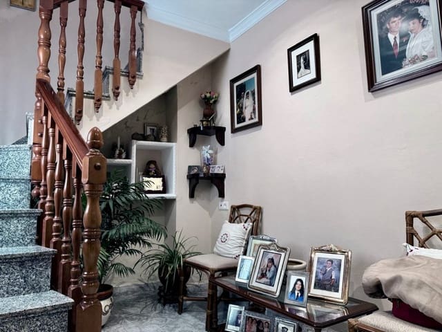 4 slaapkamer Huis te koop in Olvera - € 95.000 (Ref: 8848145)