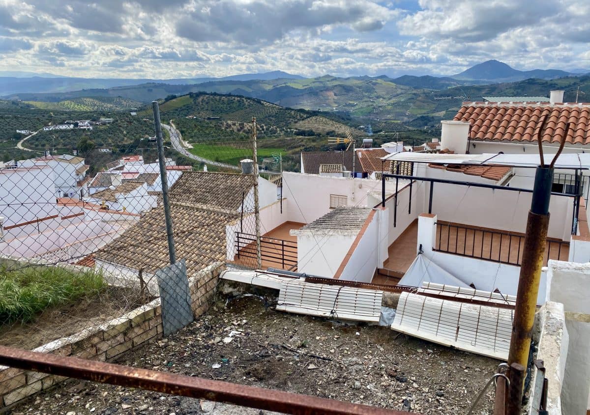 4 bedroom Townhouse for sale in Olvera - € 95,000 (Ref: 8848145)