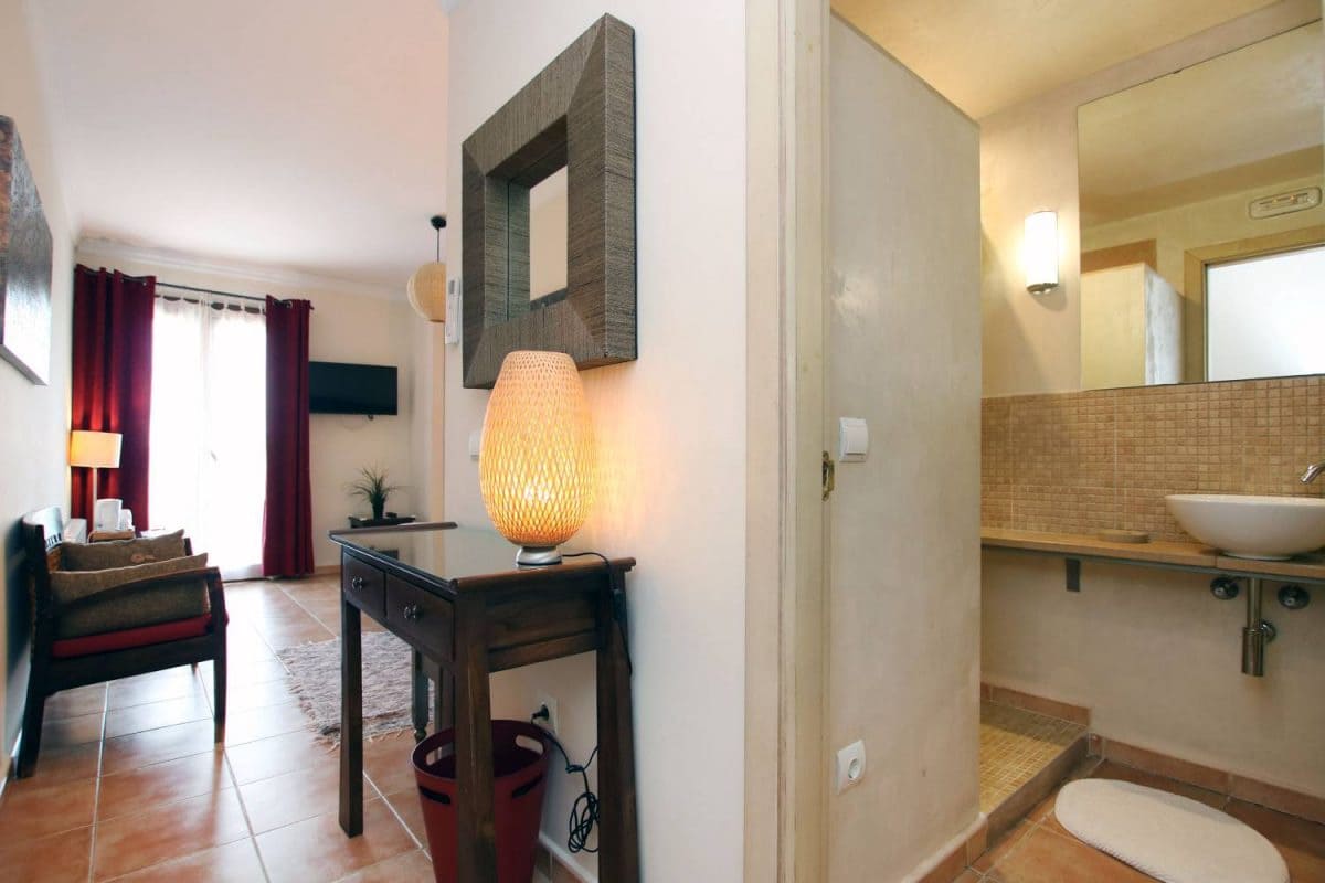 9 soveværelse Hotel til salg i Zahara de la Sierra - € 1.200.000 (Ref: 8880885)