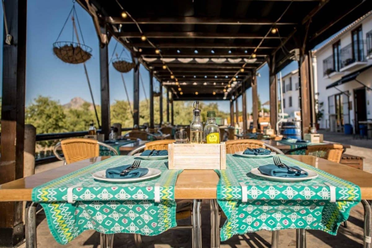 9 soveværelse Hotel til salg i Zahara de la Sierra - € 1.200.000 (Ref: 8880885)