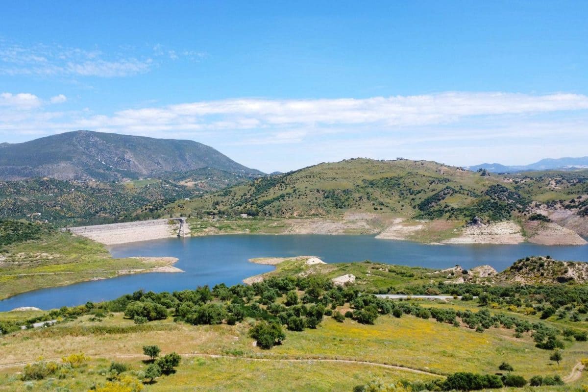 9 soveværelse Hotel til salg i Zahara de la Sierra - € 1.200.000 (Ref: 8880885)