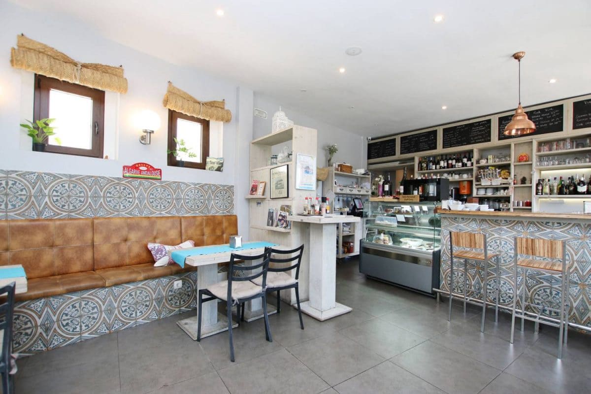 9 soveværelse Hotel til salg i Zahara de la Sierra - € 1.200.000 (Ref: 8880885)