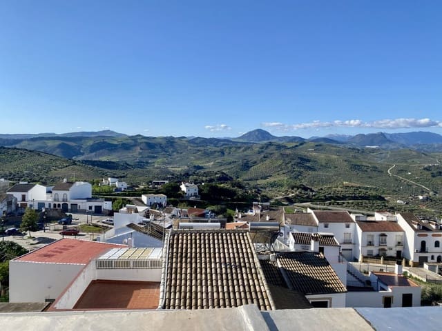 4 bedroom Townhouse for sale in Olvera - € 140,000 (Ref: 8902825)