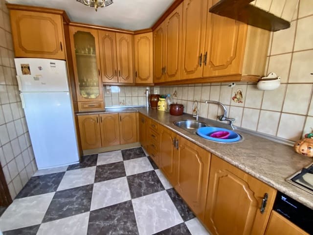 Casa de 4 habitaciones en Olvera en venta - 140.000 € (Ref: 8902825)