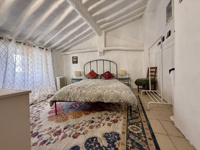 3 bedroom Townhouse for sale in Olvera - € 88,000 (Ref: 8981421)