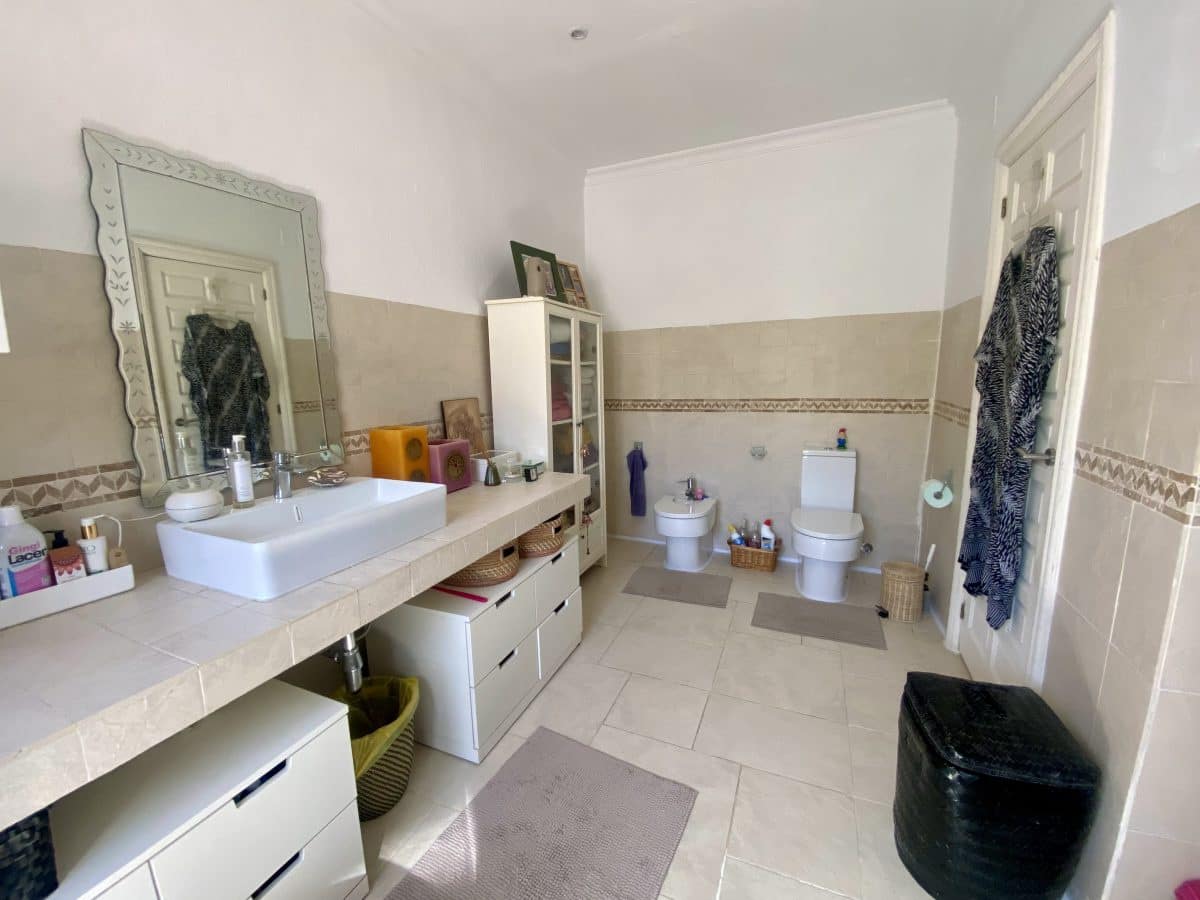 2 soveværelse Finca/Landehus til salg i Algodonales med swimmingpool - € 395.000 (Ref: 9000612)