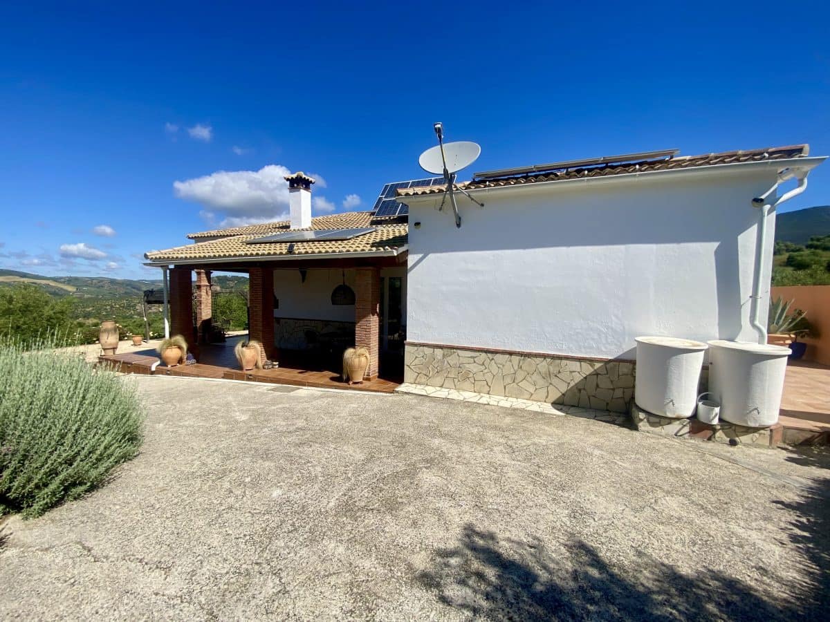 2 soveværelse Finca/Landehus til salg i Algodonales med swimmingpool - € 395.000 (Ref: 9000612)