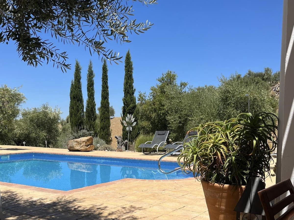 2 soveværelse Finca/Landehus til salg i Algodonales med swimmingpool - € 395.000 (Ref: 9000612)