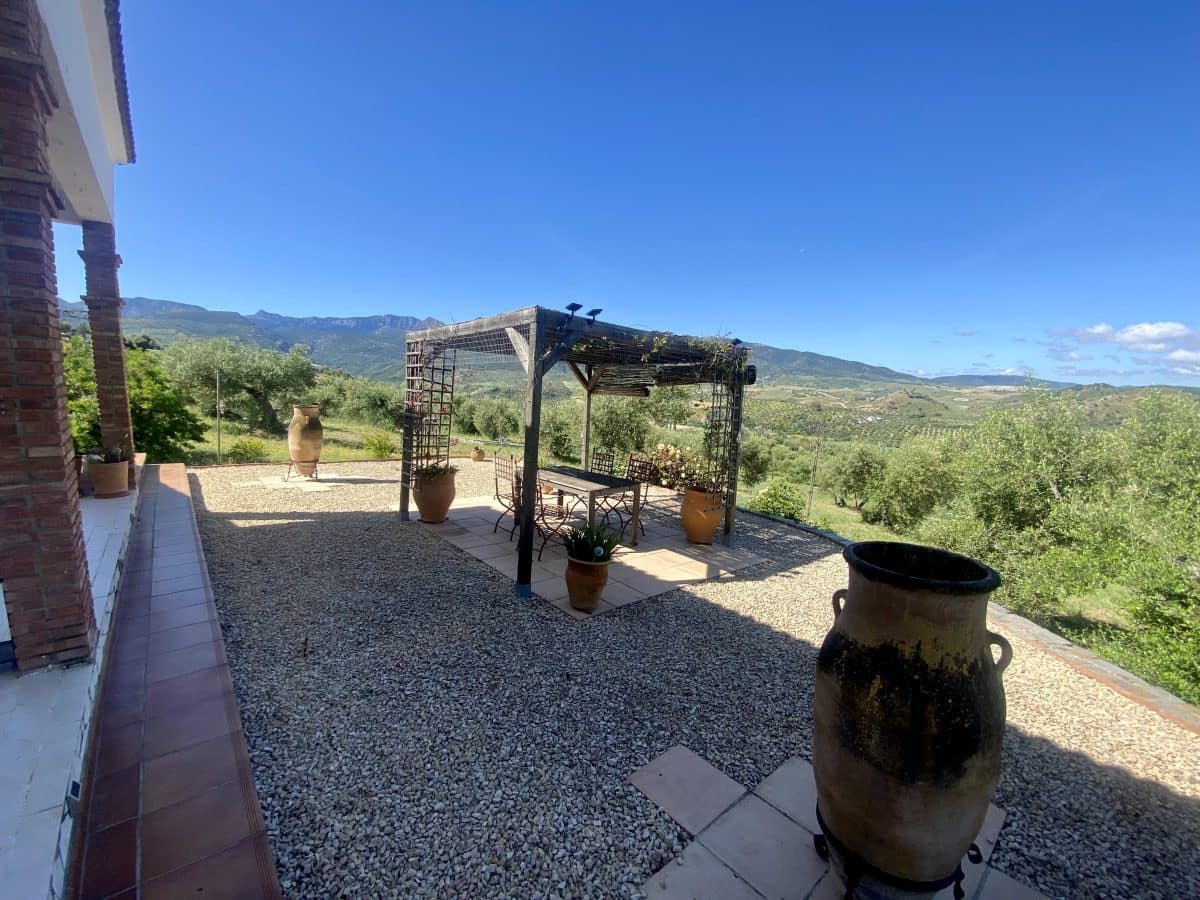 2 soveværelse Finca/Landehus til salg i Algodonales med swimmingpool - € 395.000 (Ref: 9000612)