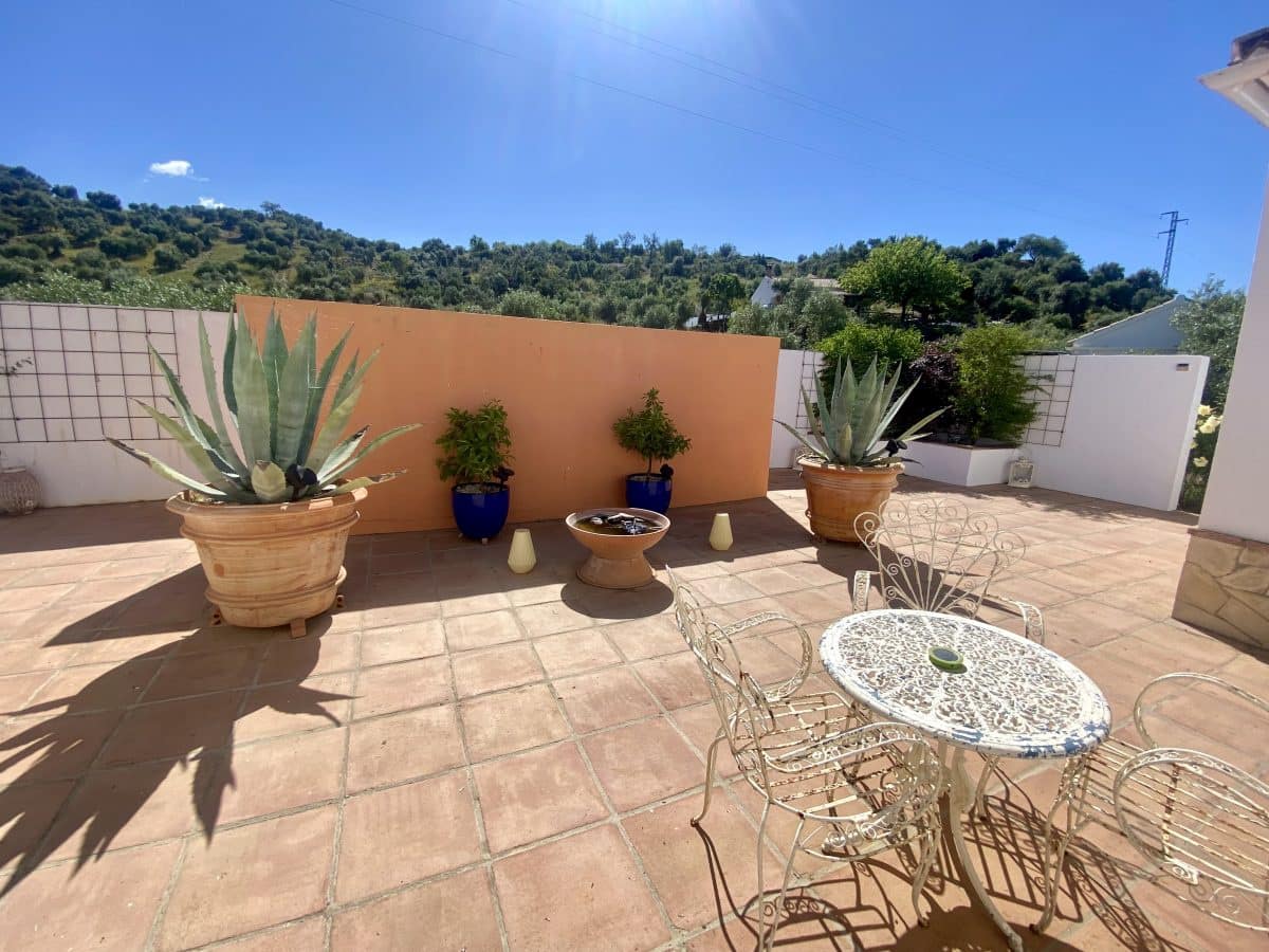 2 soveværelse Finca/Landehus til salg i Algodonales med swimmingpool - € 395.000 (Ref: 9000612)