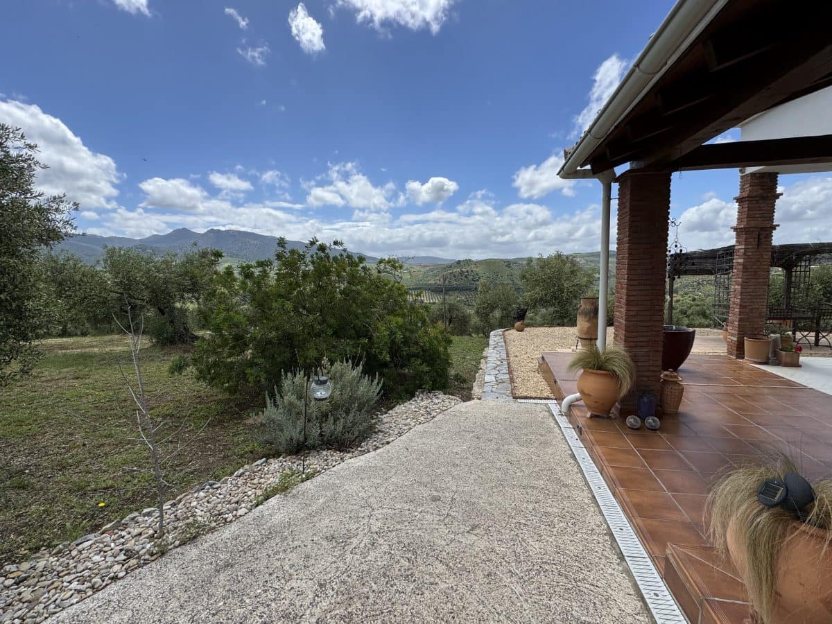 2 soveværelse Finca/Landehus til salg i Algodonales med swimmingpool - € 395.000 (Ref: 9000612)