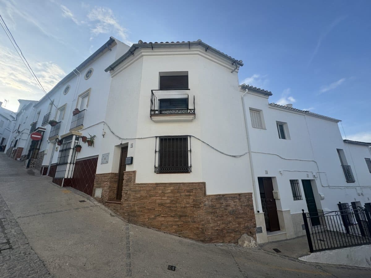 2 bedroom Townhouse for sale in Olvera - € 59,000 (Ref: 9274660)