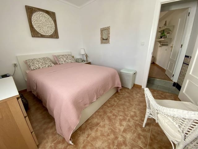 Casa de 2 habitaciones en Olvera en venta - 72.500 € (Ref: 9298852)