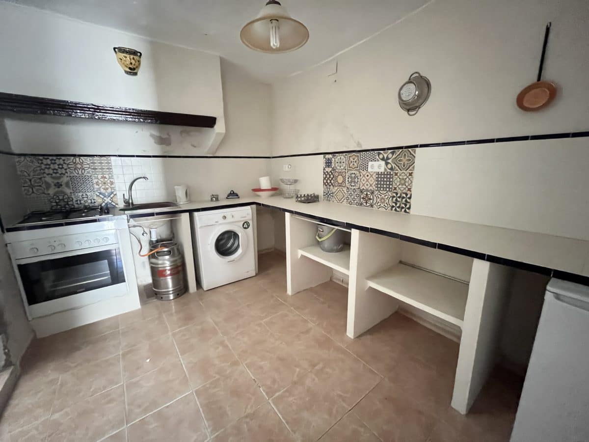 2 bedroom Townhouse for sale in Olvera - € 42,000 (Ref: 9356529)