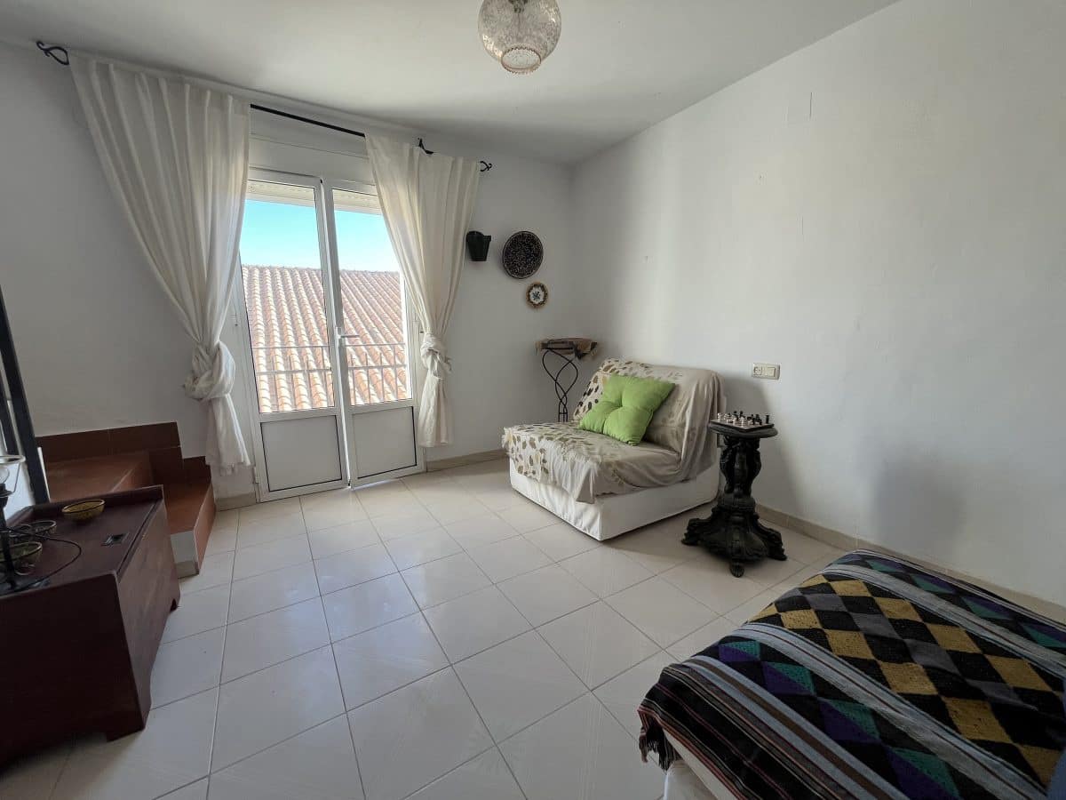 2 bedroom Townhouse for sale in Olvera - € 42,000 (Ref: 9356529)