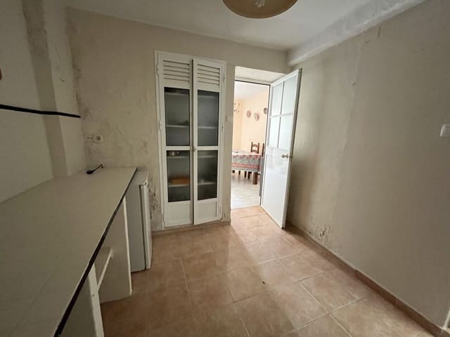 2 bedroom Townhouse for sale in Olvera - € 42,000 (Ref: 9356529)