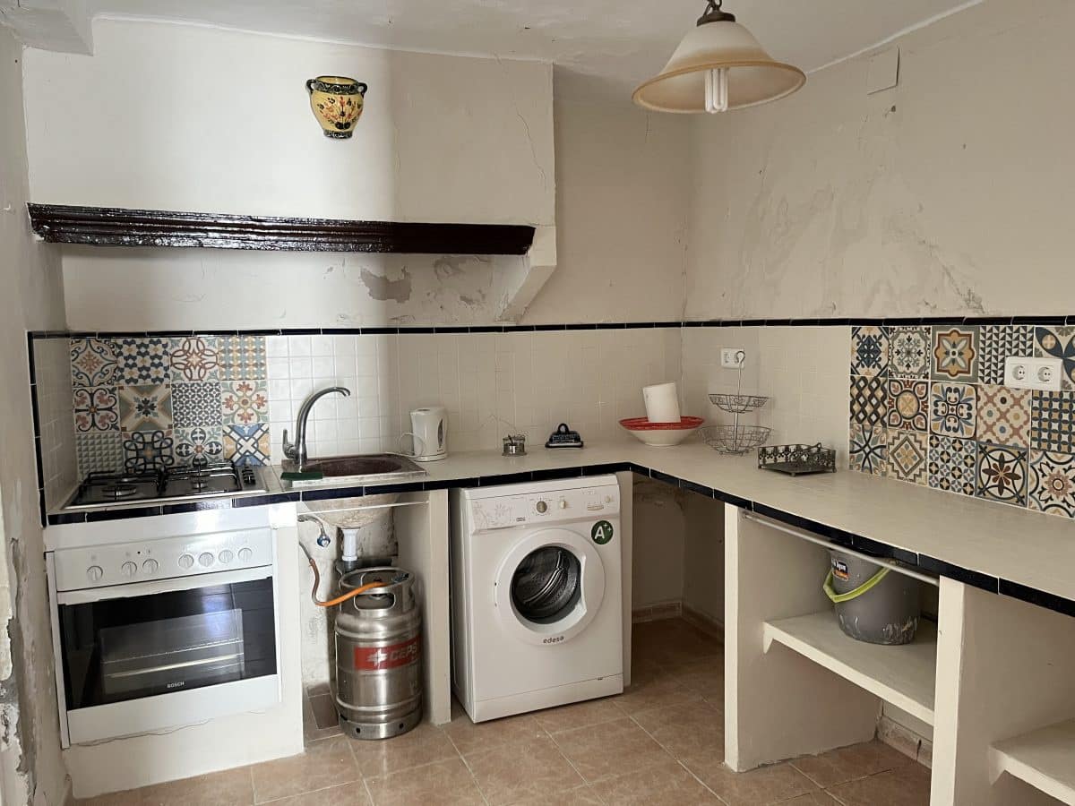 2 bedroom Townhouse for sale in Olvera - € 42,000 (Ref: 9356529)