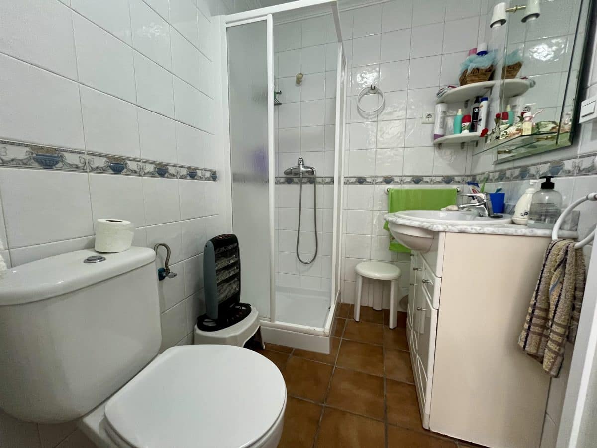5 slaapkamer Huis te koop in Olvera - € 125.000 (Ref: 9424122)