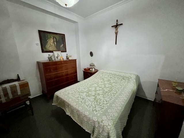 5 slaapkamer Huis te koop in Olvera - € 125.000 (Ref: 9424122)