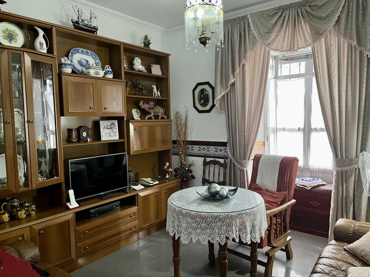 5 slaapkamer Huis te koop in Olvera - € 125.000 (Ref: 9424122)