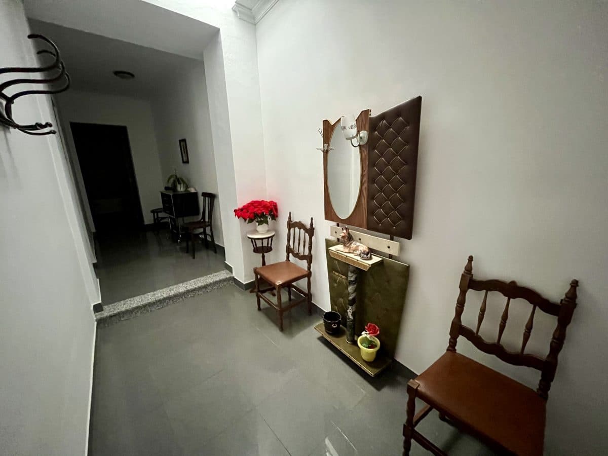 5 slaapkamer Huis te koop in Olvera - € 125.000 (Ref: 9424122)