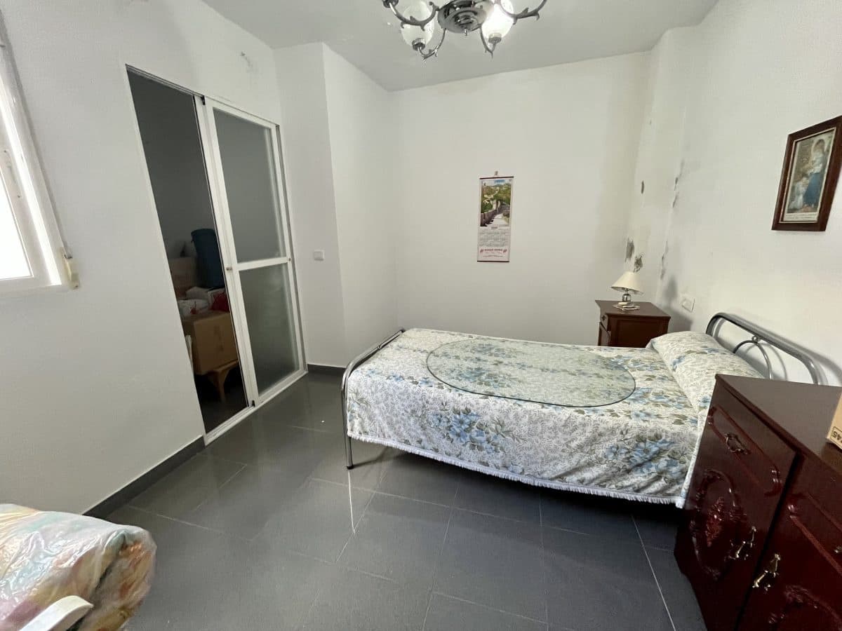 5 slaapkamer Huis te koop in Olvera - € 125.000 (Ref: 9424122)