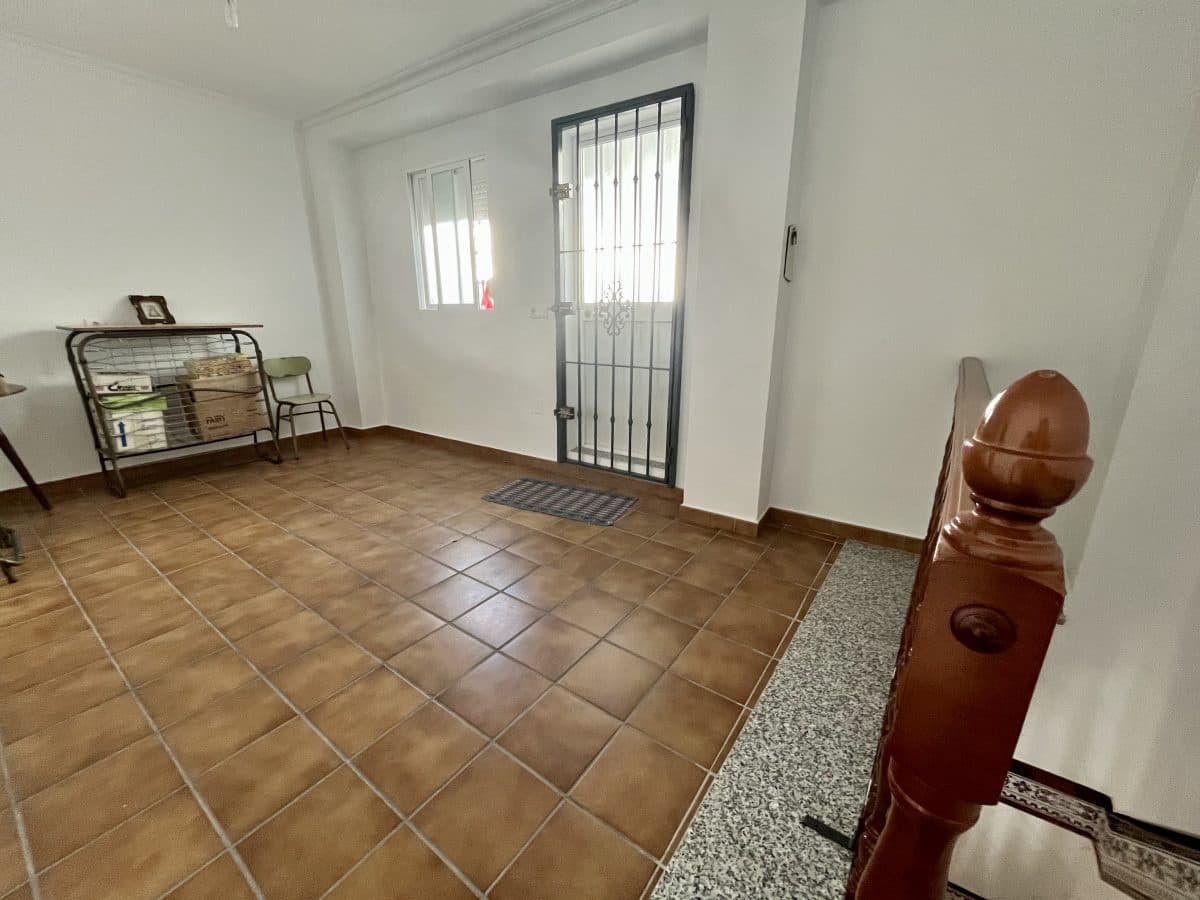 5 slaapkamer Huis te koop in Olvera - € 125.000 (Ref: 9424122)