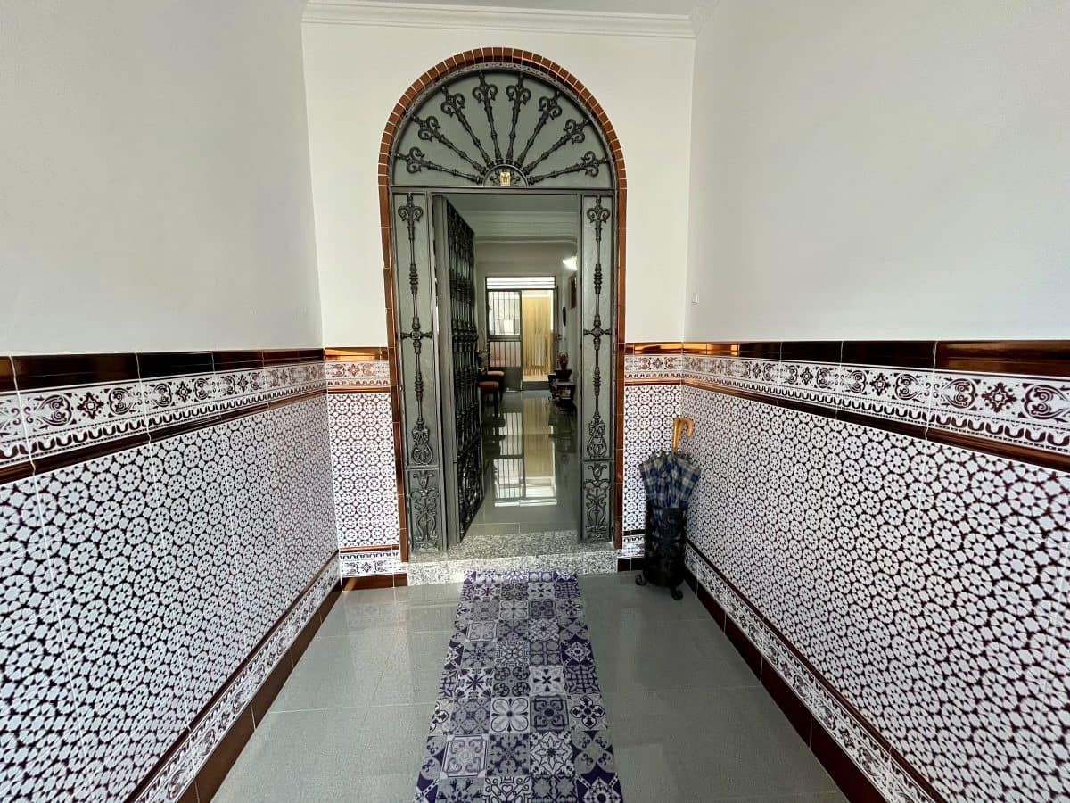 5 slaapkamer Huis te koop in Olvera - € 125.000 (Ref: 9424122)