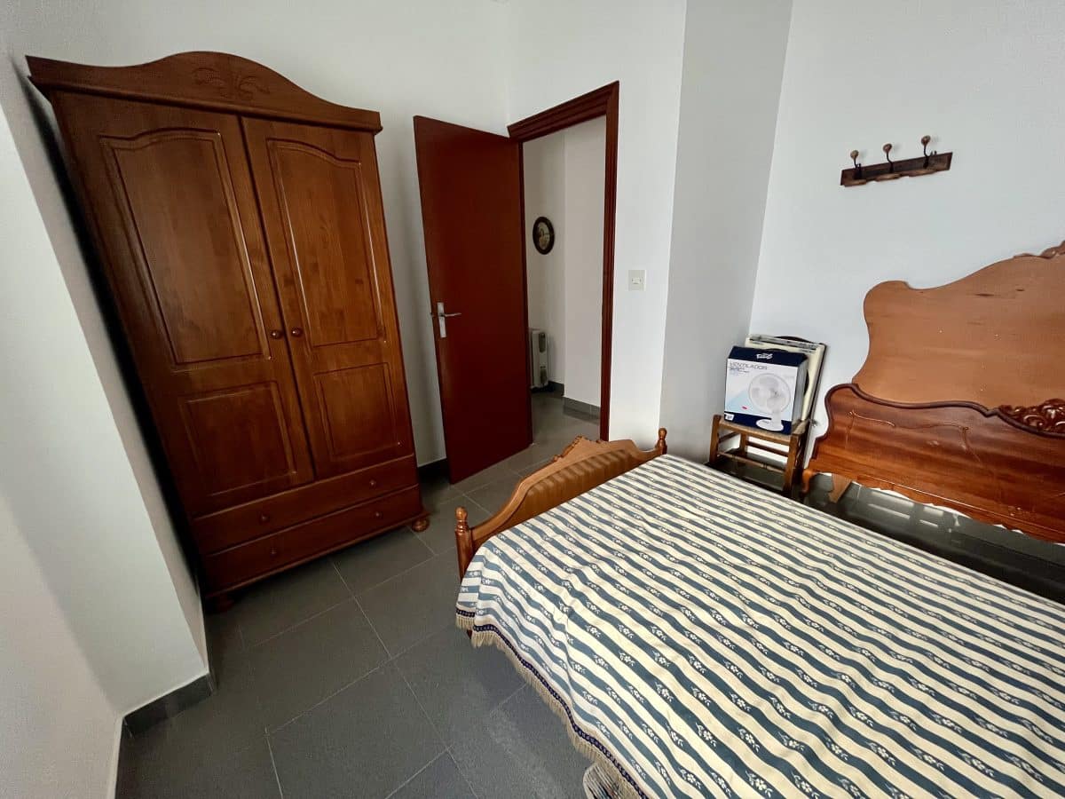 5 slaapkamer Huis te koop in Olvera - € 125.000 (Ref: 9424122)