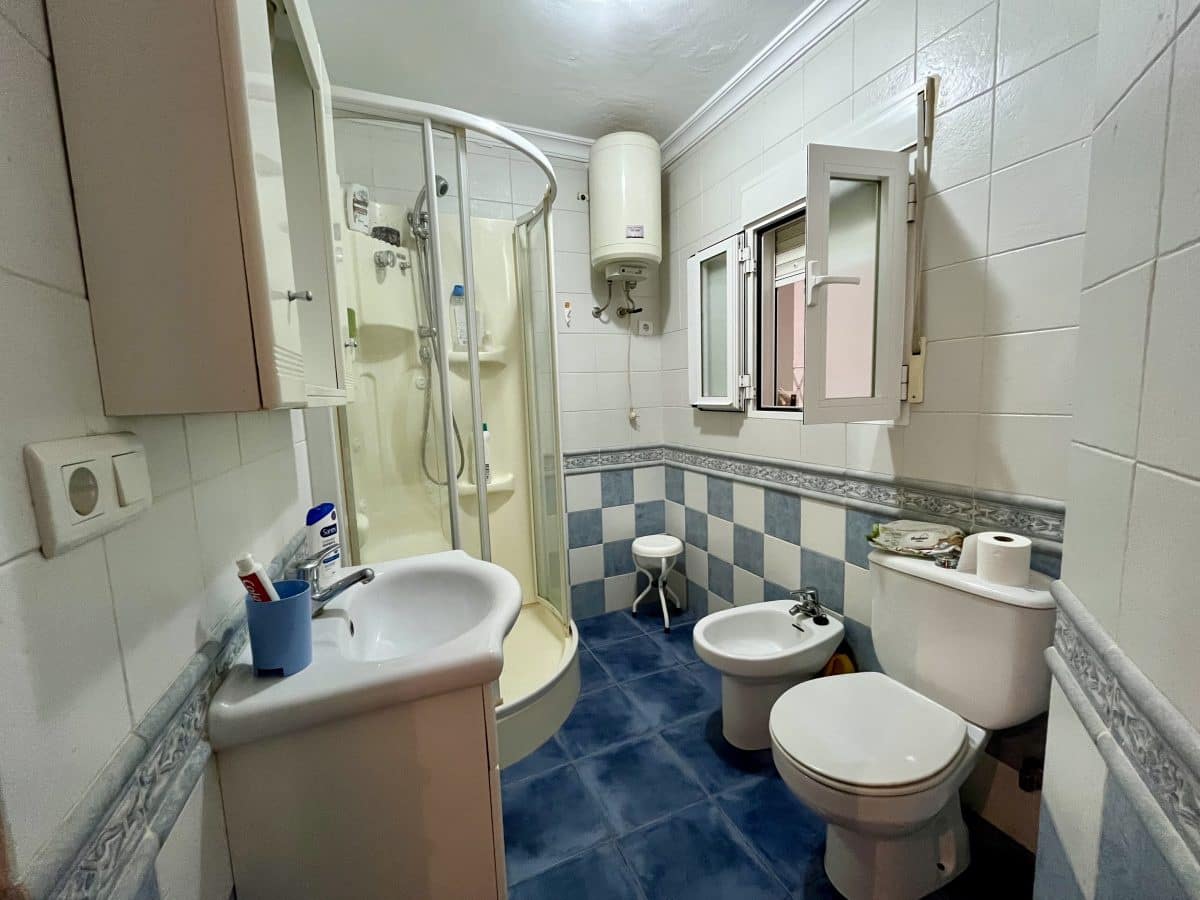 Apartment for sale in Olvera - € 50,000 (Ref: 9460592)