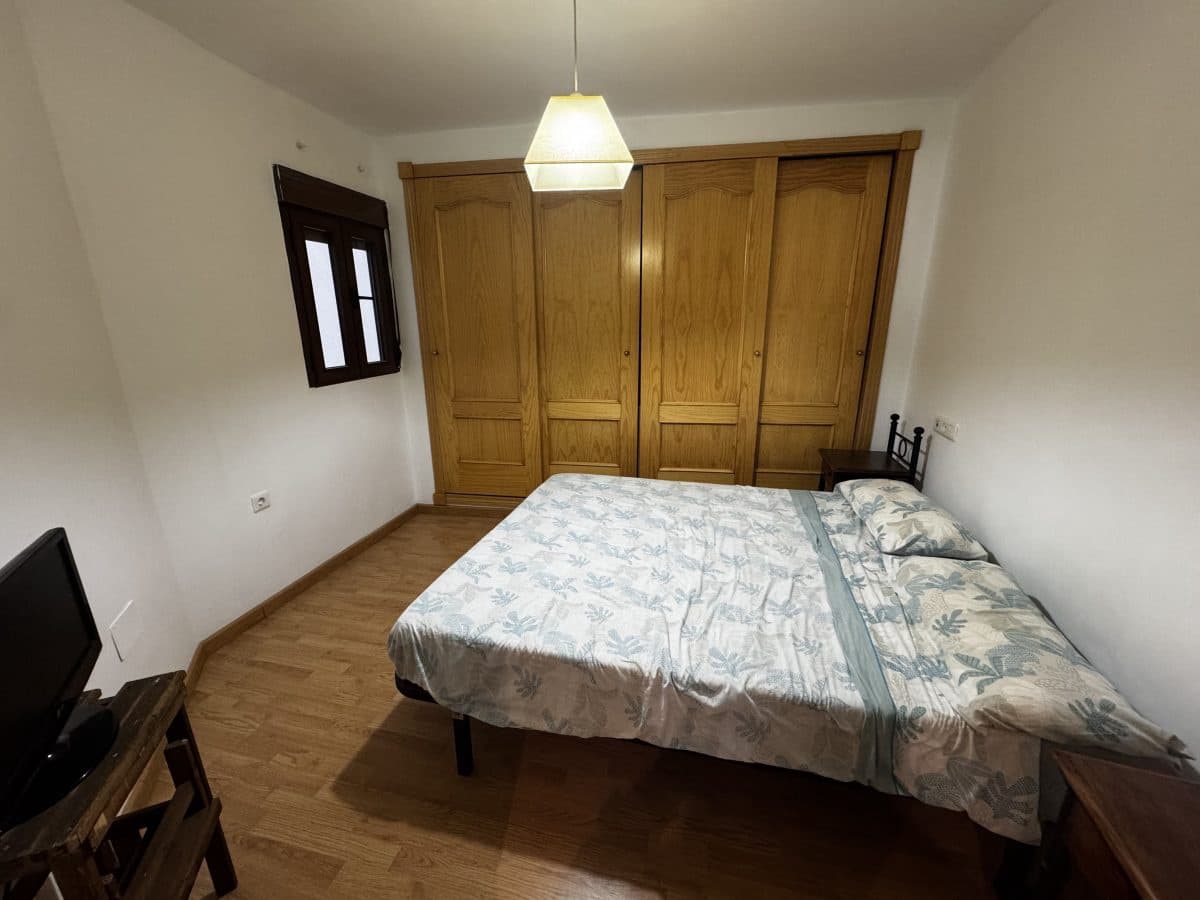 Apartment for sale in Olvera - € 50,000 (Ref: 9460592)