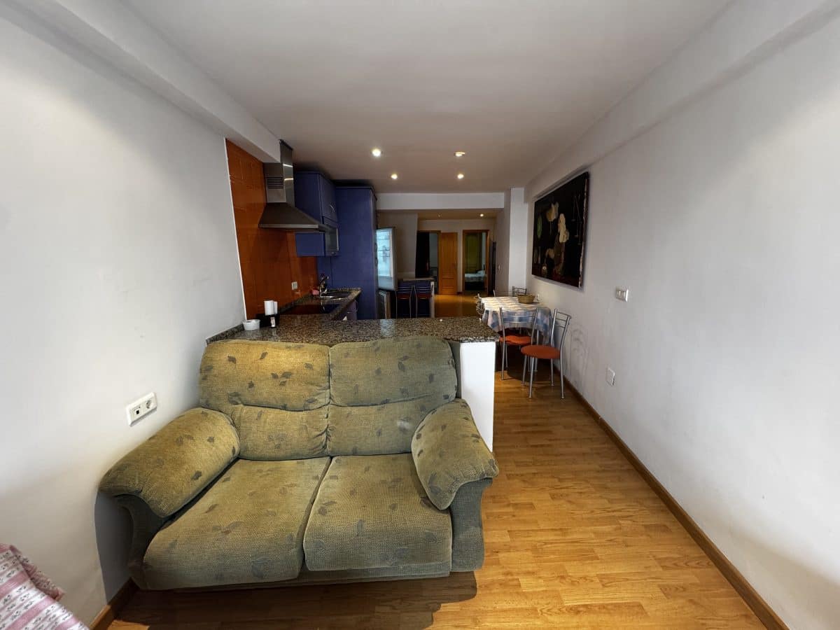 Apartment for sale in Olvera - € 50,000 (Ref: 9460592)
