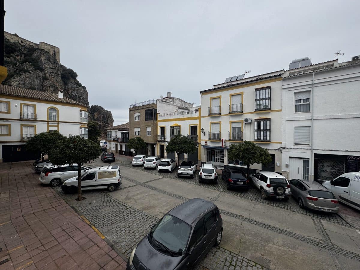 Apartment for sale in Olvera - € 50,000 (Ref: 9460592)