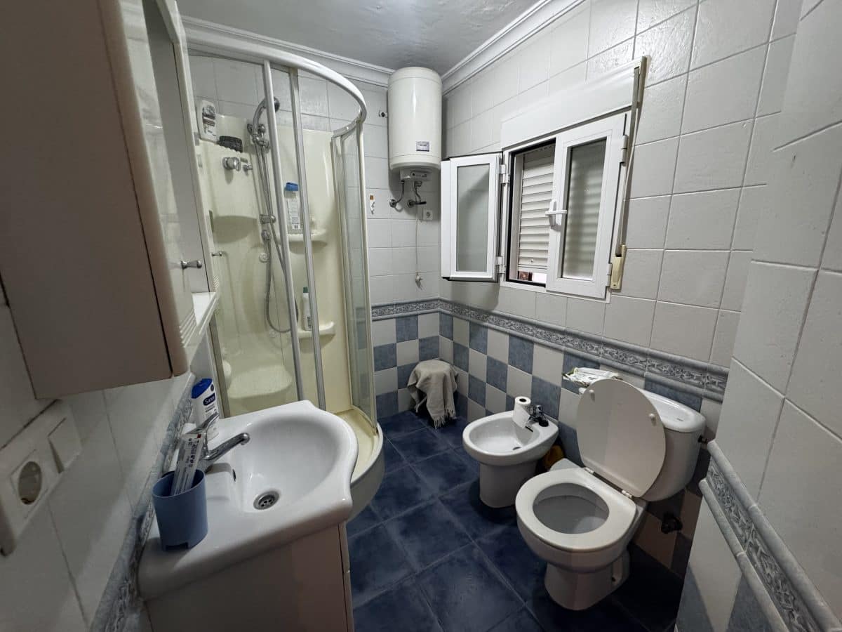 Apartment for sale in Olvera - € 50,000 (Ref: 9460592)