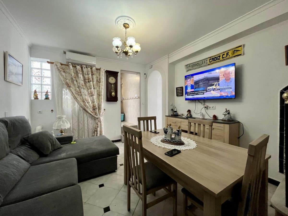4 bedroom Townhouse for sale in Algodonales - € 132,000 (Ref: 9460592)