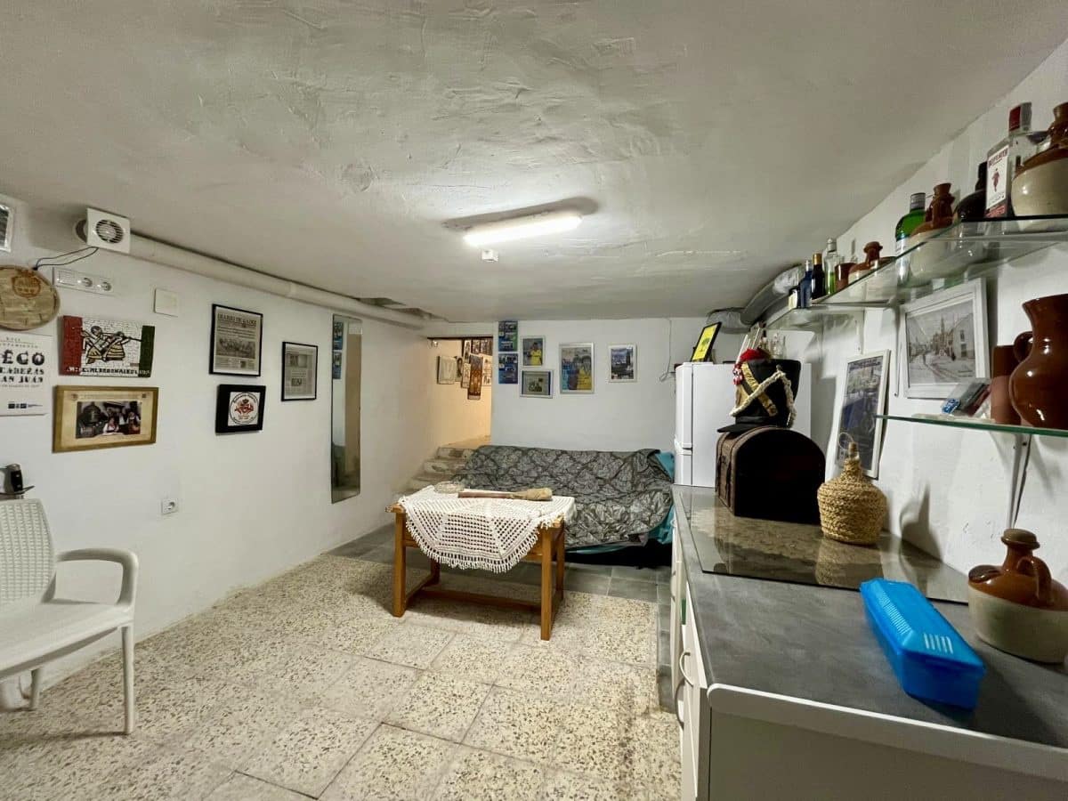4 bedroom Townhouse for sale in Algodonales - € 132,000 (Ref: 9460592)