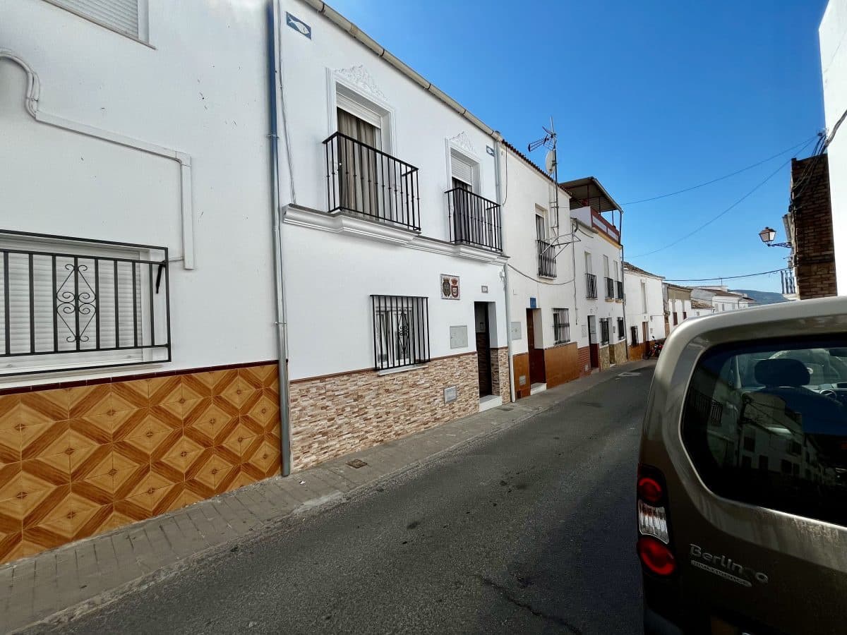 4 bedroom Townhouse for sale in Algodonales - € 132,000 (Ref: 9460592)