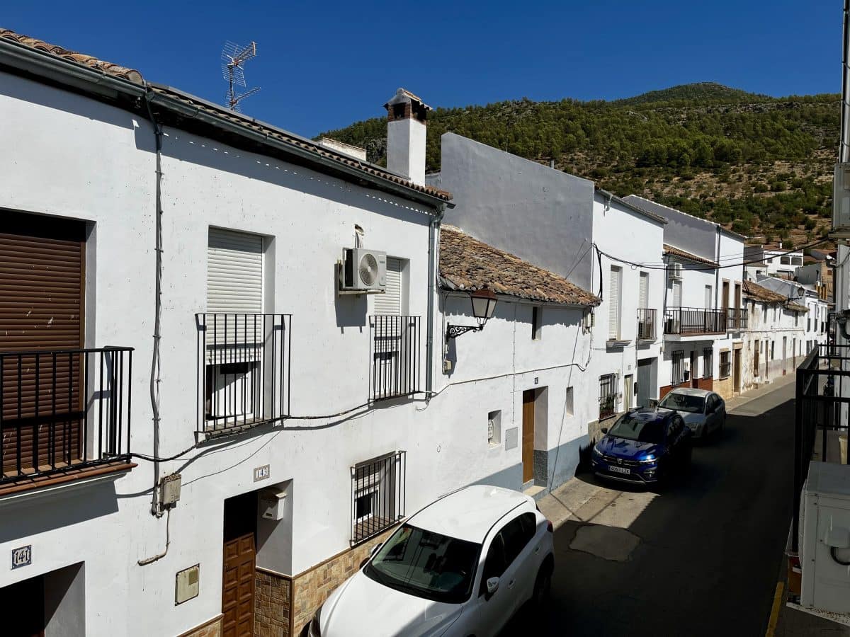 4 bedroom Townhouse for sale in Algodonales - € 132,000 (Ref: 9460592)