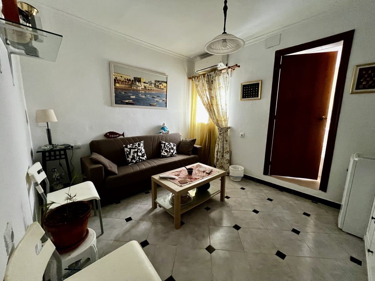 4 bedroom Townhouse for sale in Algodonales - € 132,000 (Ref: 9460592)